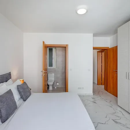 New! Sant Anna Residences, 2 By Sf Homes 아파트