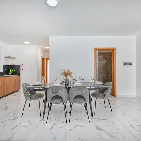 公寓 New! Sant Anna Residences, 2 By Sf Homes