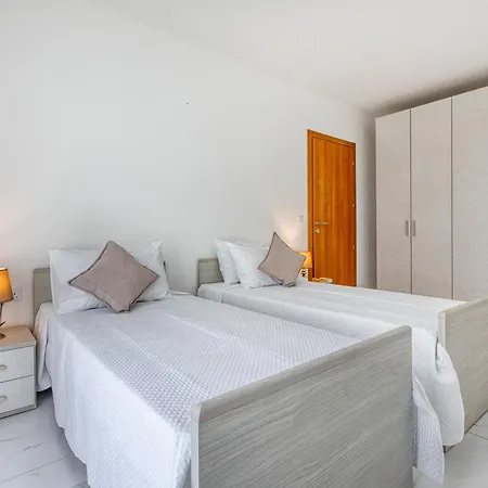 아파트 New! Sant Anna Residences, 2 By Sf Homes *